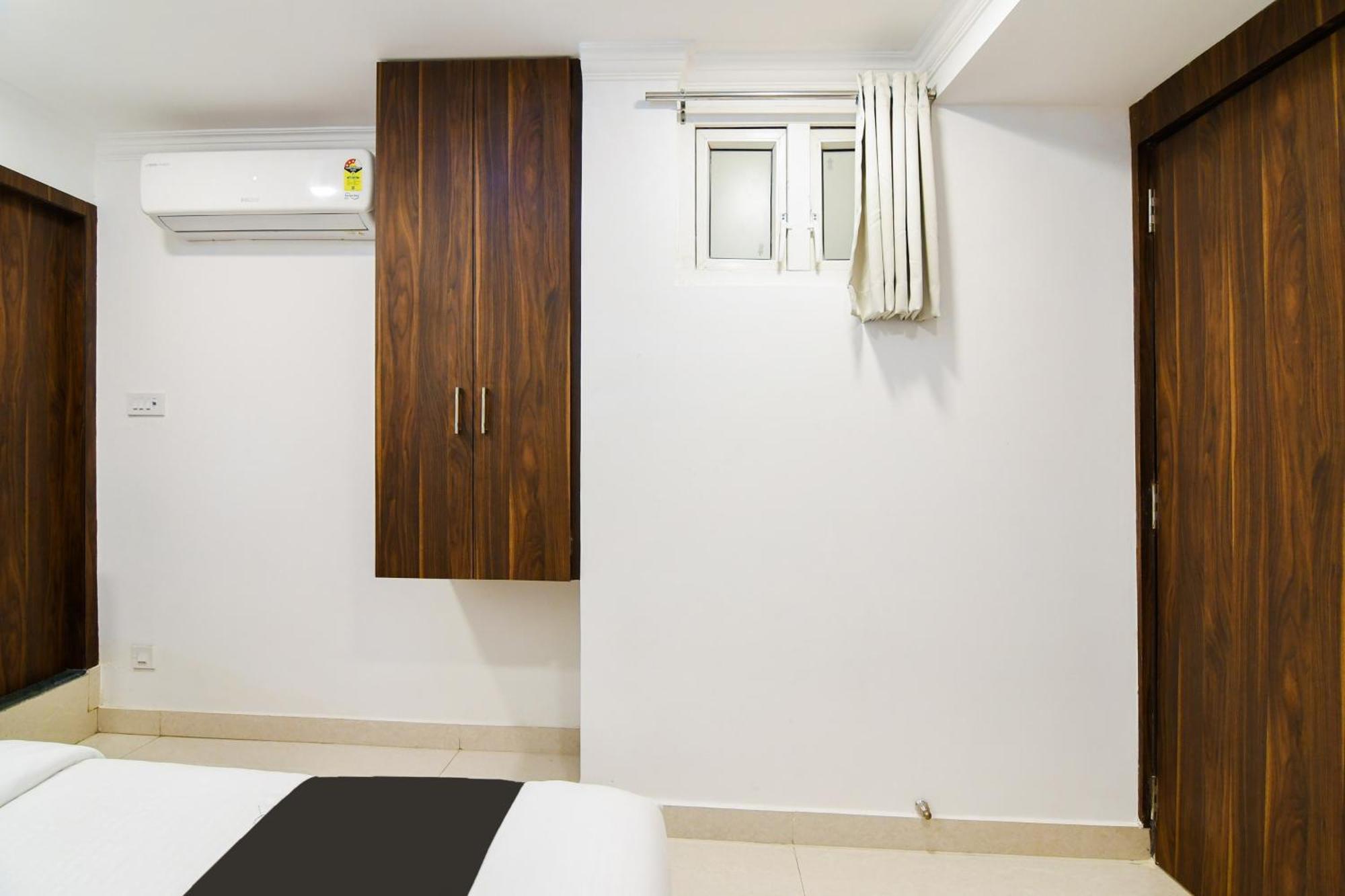 Super Hotel O Eminent Hotel Колката Екстер'єр фото