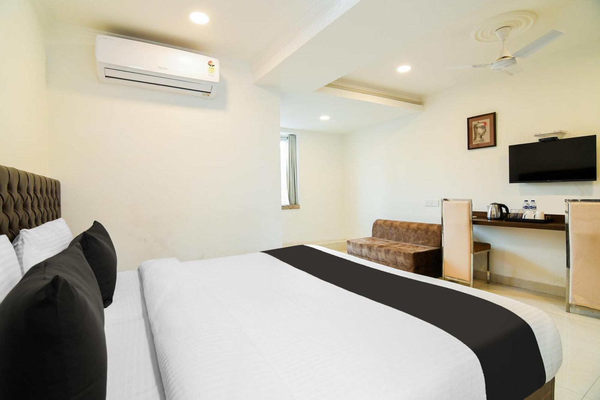 Super Hotel O Eminent Hotel Колката Екстер'єр фото