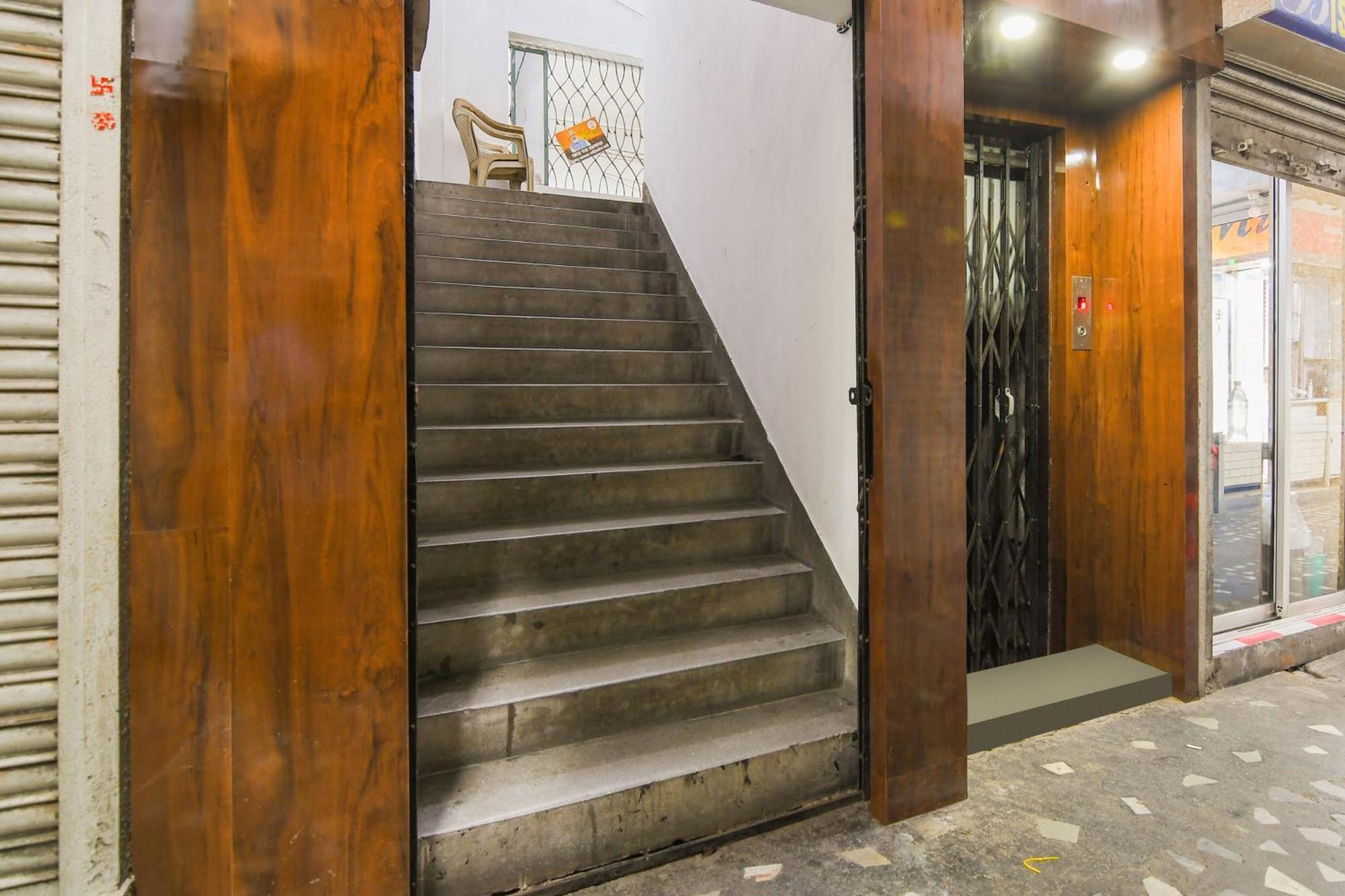 Super Hotel O Eminent Hotel Колката Екстер'єр фото
