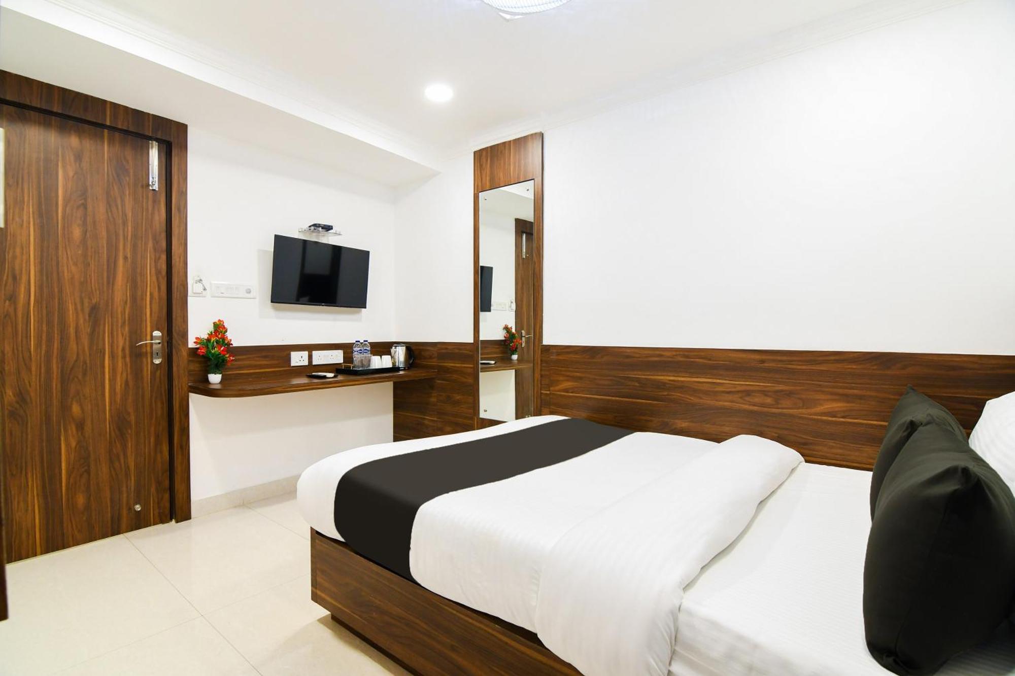 Super Hotel O Eminent Hotel Колката Екстер'єр фото