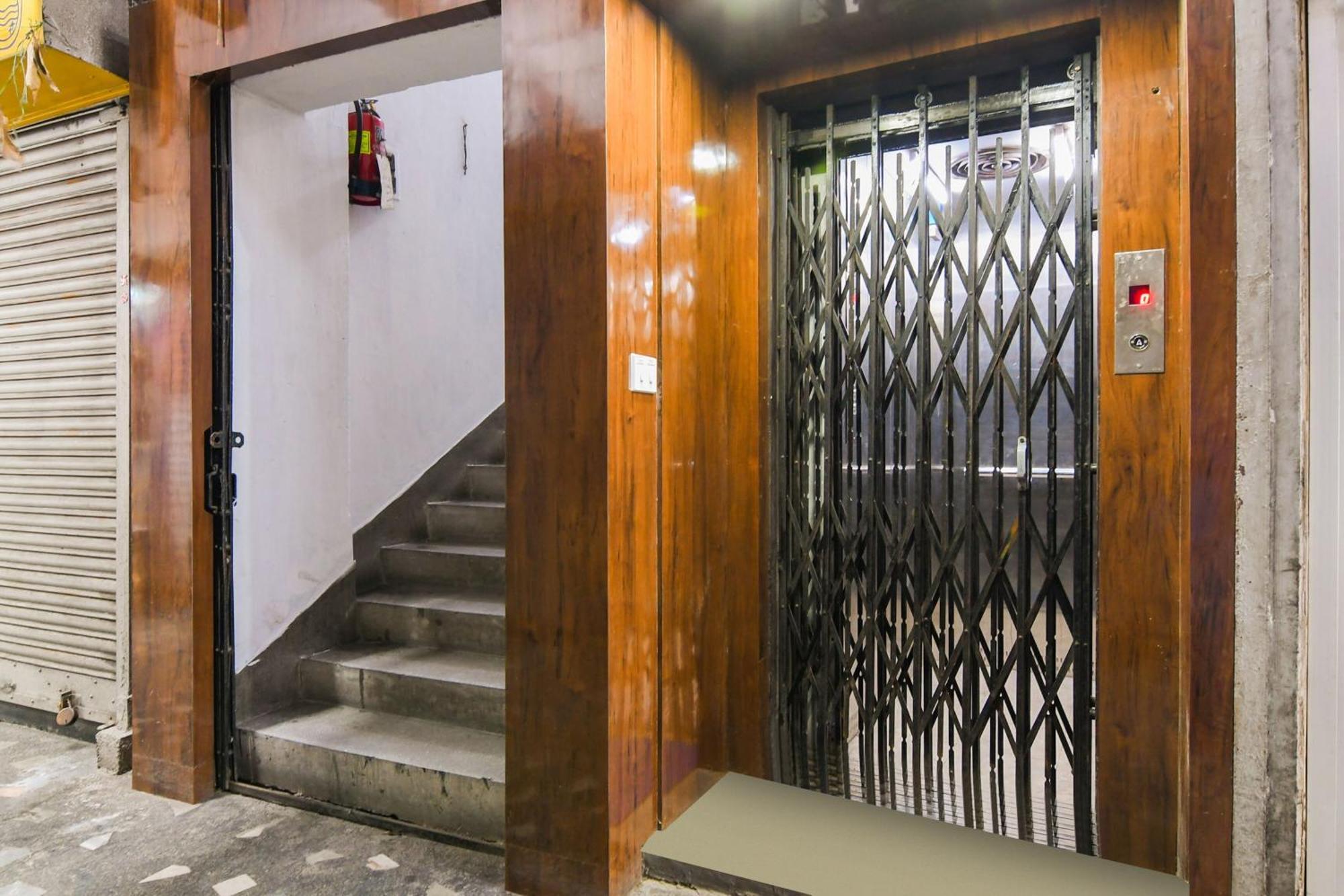 Super Hotel O Eminent Hotel Колката Екстер'єр фото